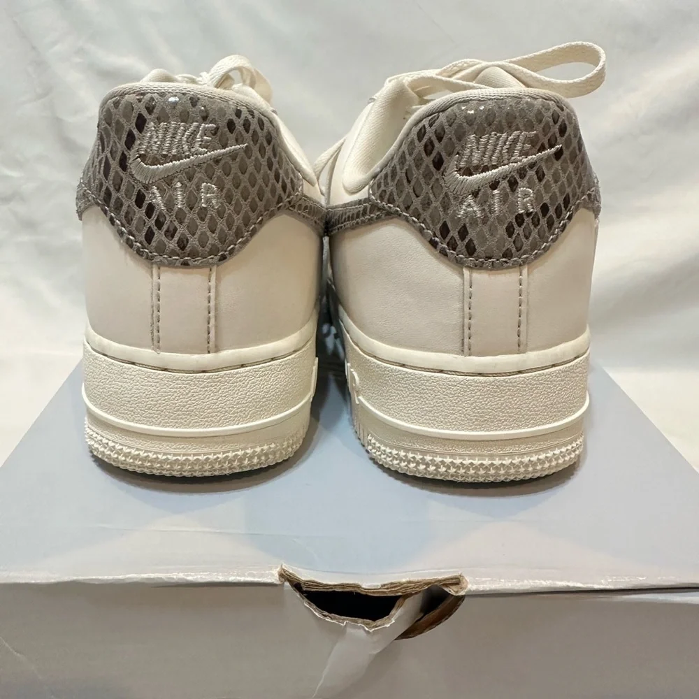 Nike Women's Air Force 1 '07 